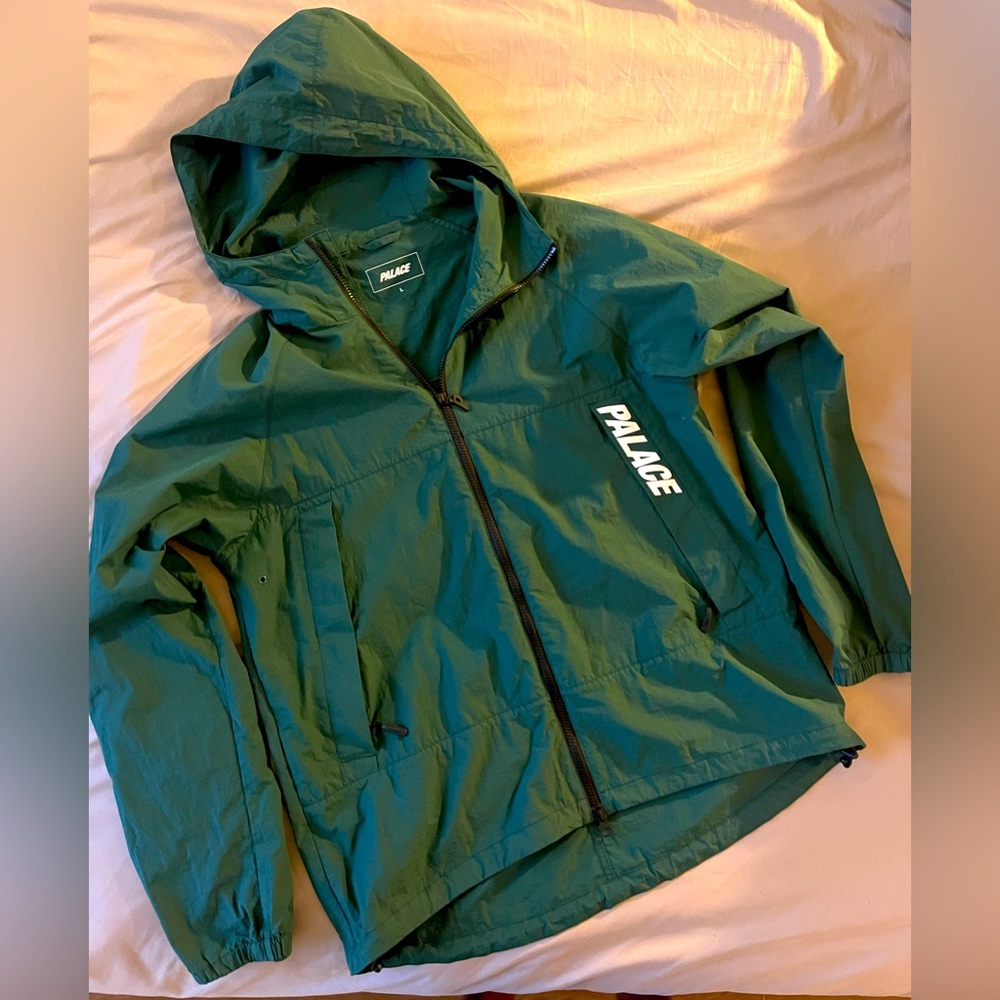 Palace rain jacket sz L